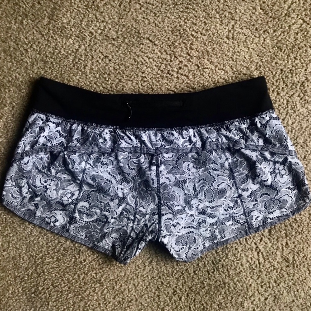 RARE Lululemon Speed Short Sz 10 - Picture 6 of 9